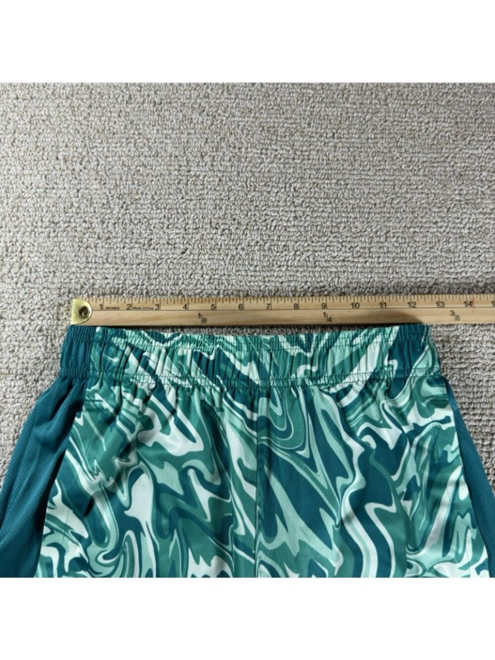 Under Armour UA Train Stretch 2.0 Marble Print Shorts Green Men's Size Small - Picture 6 of 7